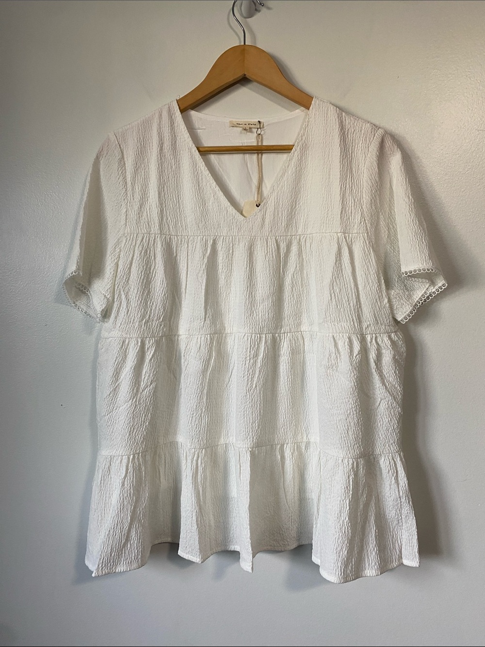 NWT Tea N Rose White Textured Tiered Babydoll V-Neck Top Large
